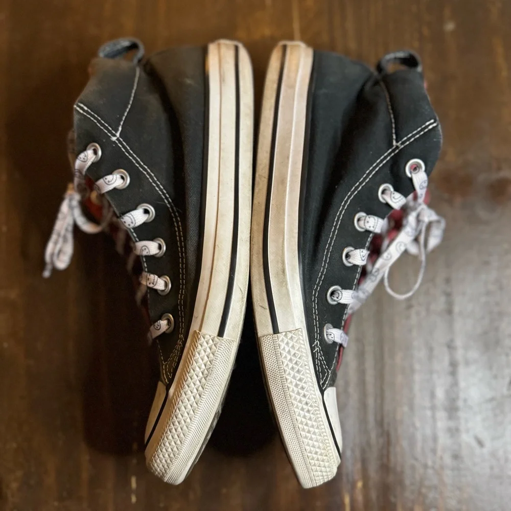 Black Converse High-Top Sneakers 7.5M with Embellishments